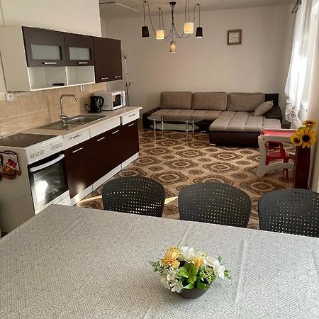 Ubytovani - Prazdninovy Dum Chlumec nad Cidlinou Exteriör bild